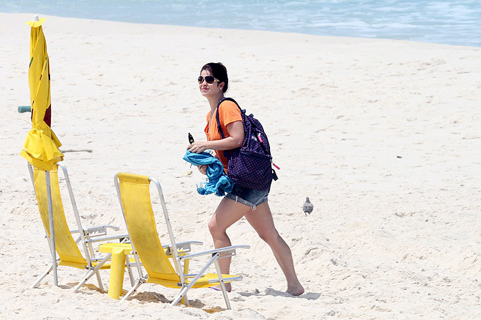 Samara Felippo Faz Topless Em Praia Carioca Ofuxico