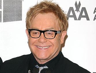 Elton <b>John conta</b> como se apaixonou por David Furnish - 83481_36