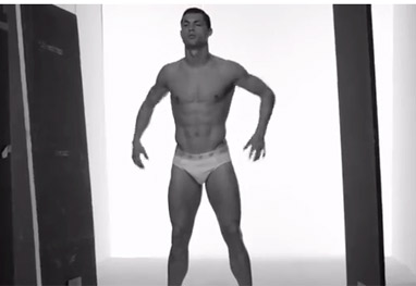 Vídeo Cristiano Ronaldo posa só de cueca para campanha OFuxico