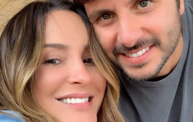 Claudia Leitte Posa Ao Lado Do Marido E Faz Declara O De Amor Ofuxico