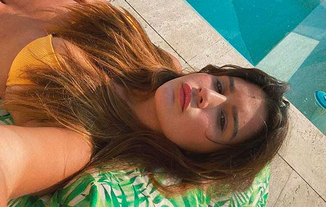 Giulia Costa Posa De Biqu Ni Tomando Sol E Corp O Impressiona Ofuxico