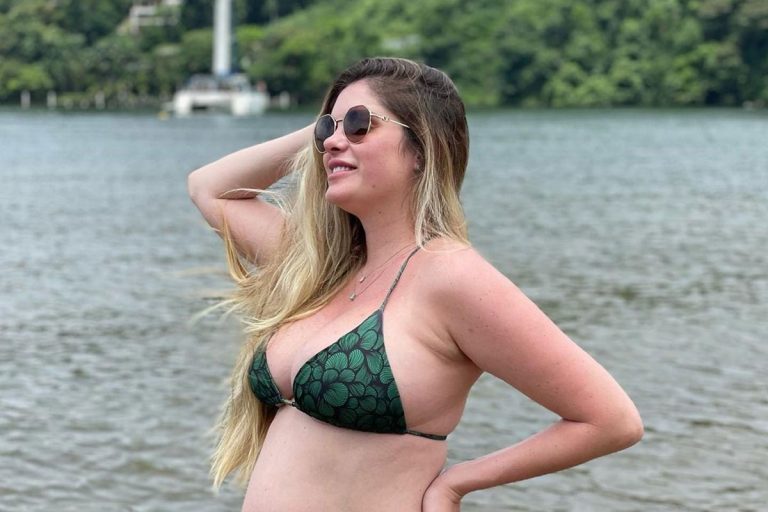 B Rbara Evans Posa De Biqu Ni E Desabafa Sobre Mudan As No Corpo