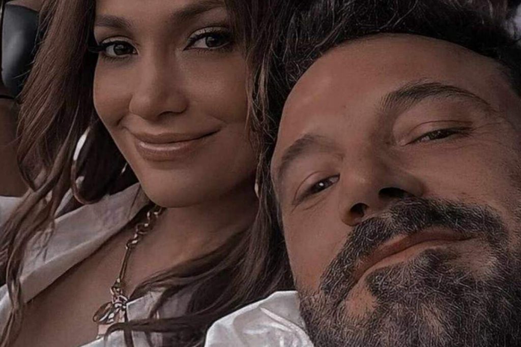 Jennifer Lopez e Ben Affleck viajam a família