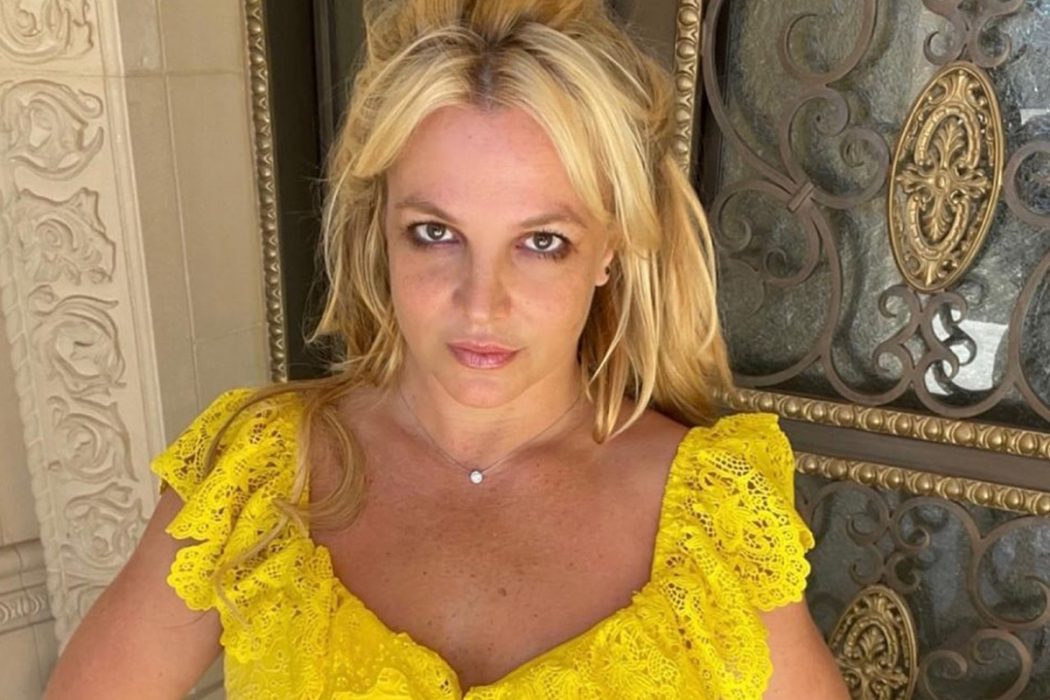 Britney Spears Aparece De Topless E Manda Recado Para Os Filhos