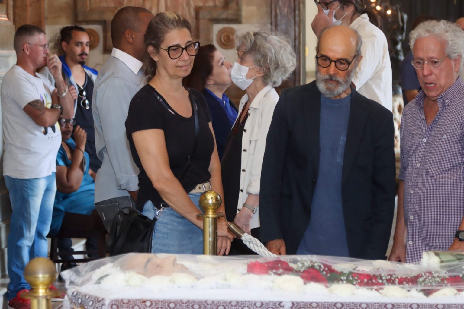 Amigos E Familiares Se Despedem De Pedro Paulo Rangel Em Vel Rio