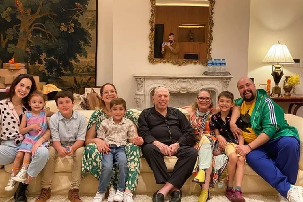 Silvio Santos reúne família toda em aniversário histórico Confira imagens