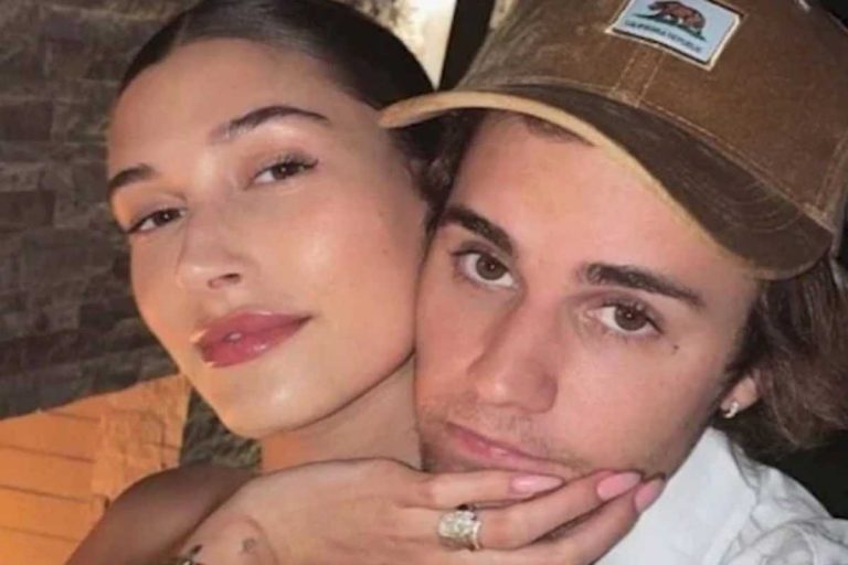 Hailey Bieber Levanta Suspeitas De Gravidez Ao Tocar A Barriguinha