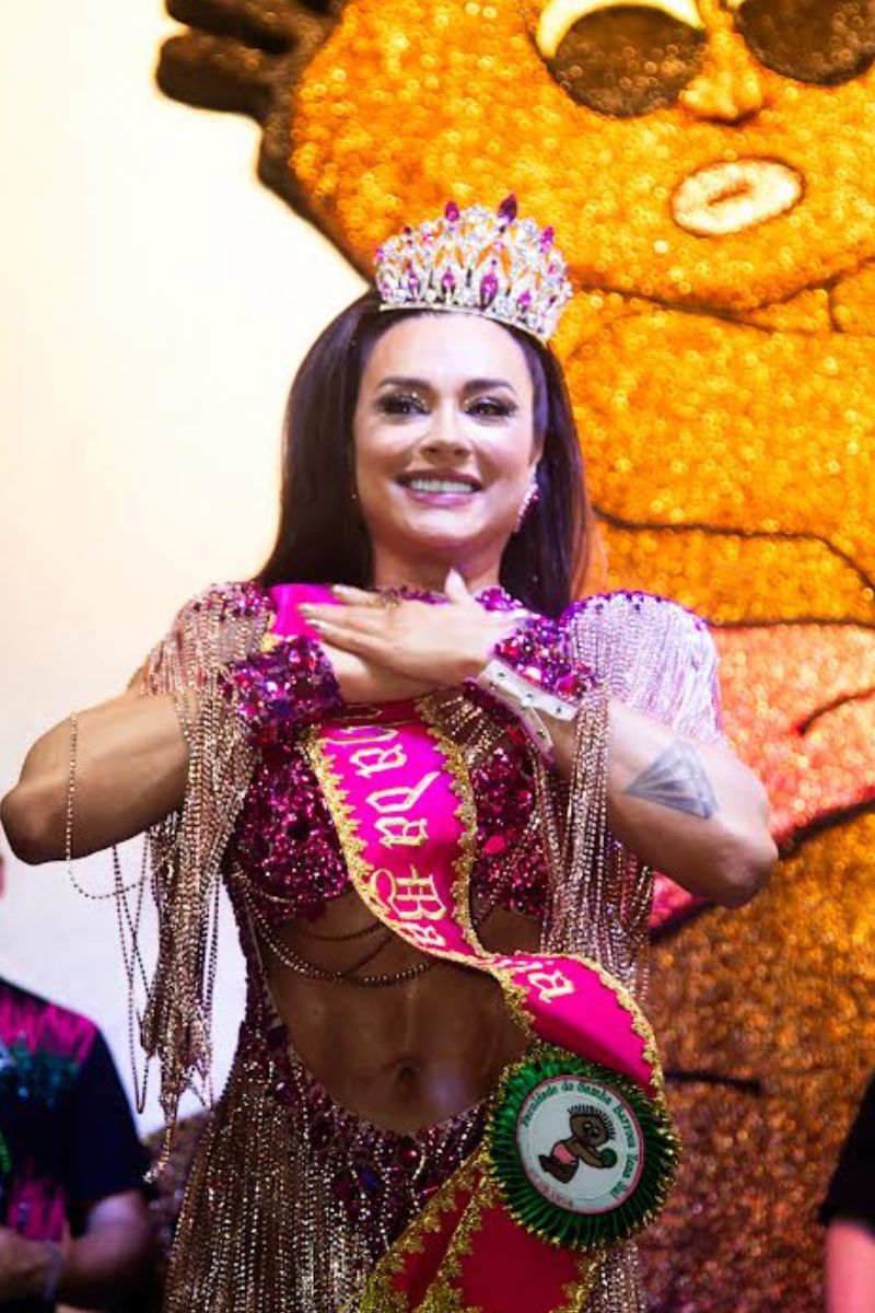 Juju Salimeni é coroada Rainha de Bateria da Barroca Zona sul Fotos