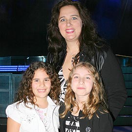 Lilian Aragão com a filha Lívia e a sobrinha Isabela