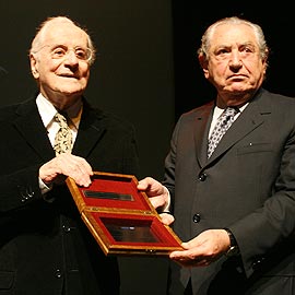 Paulo Autran ganha uma placa em sua homenagem