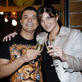 David Brazil brinda a data com Cristiana Oliveira