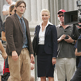 Ashton Kutcher e Cameron Diaz filmando em Nova Iorque