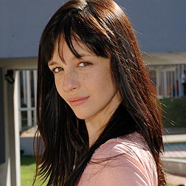 Natasha Haydt (Paola)