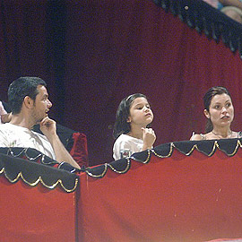 Flávia Alessandra leva a família ao Circo de Beto Carrero