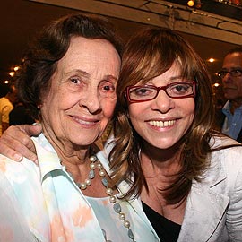 Glória Perez com sua mãe Maria Augusta