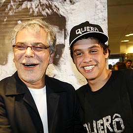 O diretor Carlos Cortez e Maxwell Nascimento