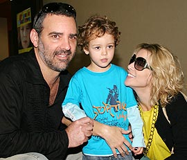 Floriano Peixoto com o filho Pedro e Christine Fernandes