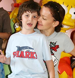 Julia Lemertz com o filho Miguel