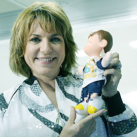 Olga com o boneco Tonzinho