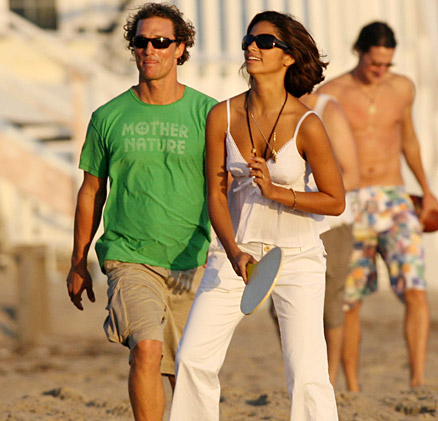 Matthew McConaughey e sua namorada, a brasileira Camila Alves