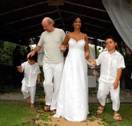 Valéria Valensa e Hans Donner com os filhos 