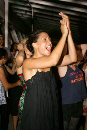 Camila Pitanga aplaudiu os amigos
