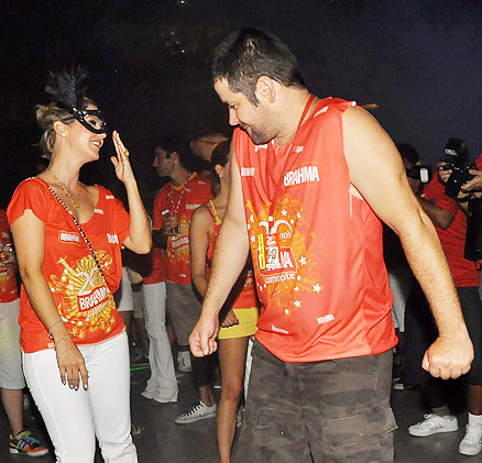 Guilhermina e Murilo dão show na pista de dança