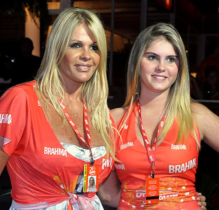 Monique Evans e a filha Bárbara