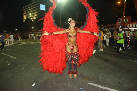 A Rainha de Bateria Paola Oliveira