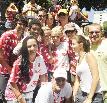 Atores curtem o Bloco Eva, em Salvador