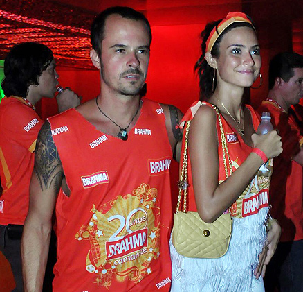 Paulo Vilhena e Thaila Ayala...