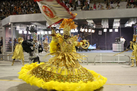 Porta bandeira da escola