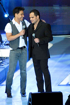 Zezé di Camargo e Luciano no palco