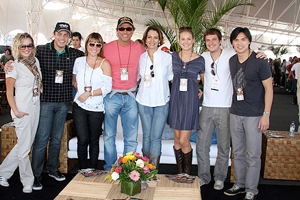 Os famosos posaram juntos na área vip