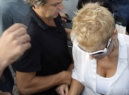 A apresentadora Xuxa foi uma das convidadas da cantora Ivete para o batizado de Marcelo
