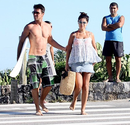 Carlos Eduardo e Juliana Paes foram embora andando