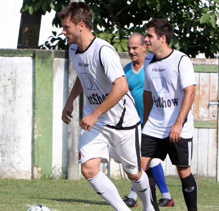 Rodrigo Hilbert de olho no jogo