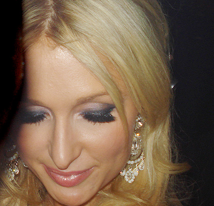 A socialite Paris Hilton