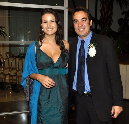Ursula Corona e Bena Lobo foram prestigiar os noivos