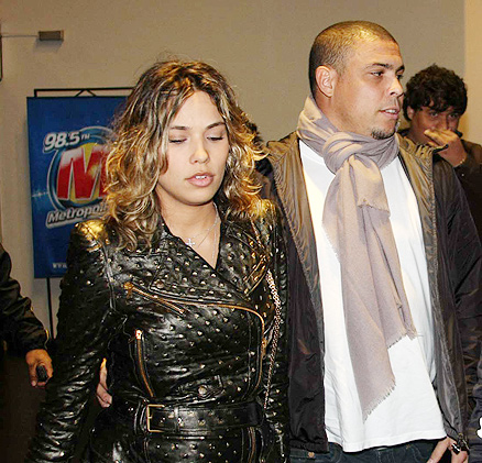 Ronaldo levou a mulher, Bia Antony, ao evento