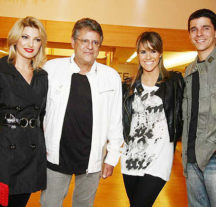 Antonia Fontenelle e Marcos Paulo ao lado de Fernanda Pontes e o namorado, Diogo Boni 