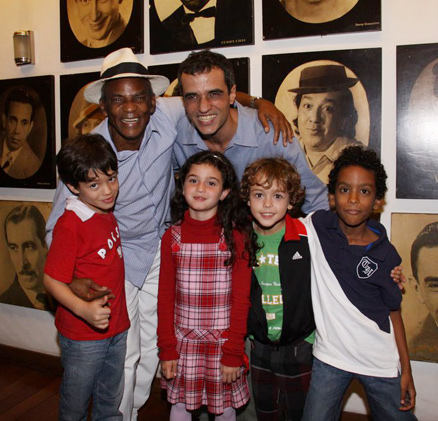 Antonio Pitanga, Rodrigo Maranhão com o filho Joaquim e Amigos