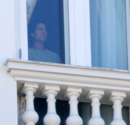 O ator foi fotografado momentos depois na janela do Copacabana Palace