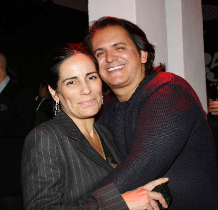 A mãe Glória Pires e o padrasto Orlando Moraes curtiram a festa da filha, Cleo 