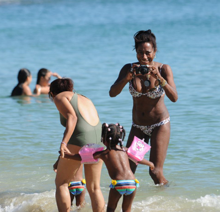 glória maria no mar