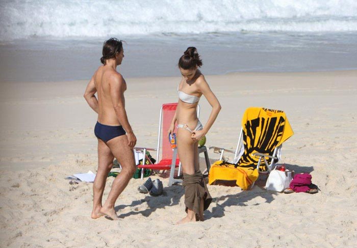 Murilo Rosa e Fernanda passaram a tarde tomando sol 