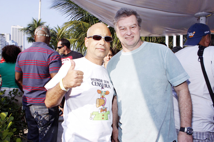 Os Cassetas Cláudio Manoel e Beto Silva apoiaram o evento