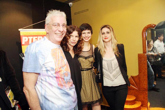 Marco Nanini, Debora Bloch, Júlia e Amora Mautner