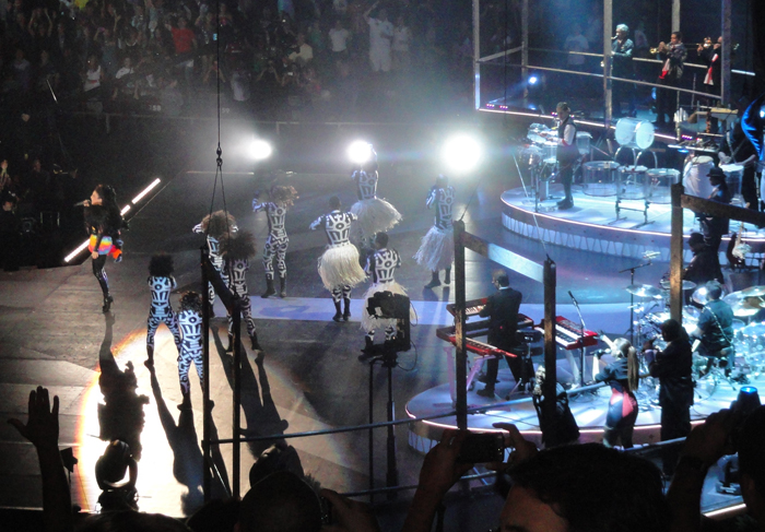 Ivete contou com a performance de dançarinos em sua apresentação no Madison Square Garden, em NY