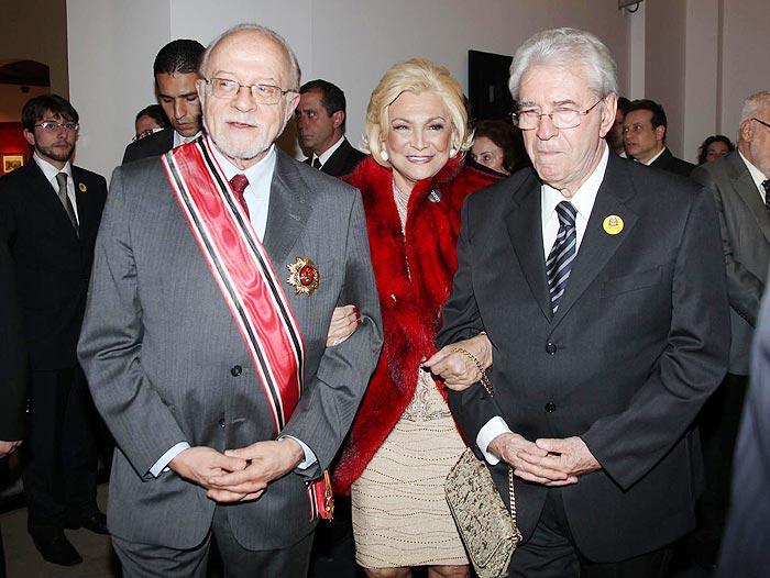 Durante o evento, Hebe posa com o Governador Alberto Goldman e o ator Juca de Oliveira